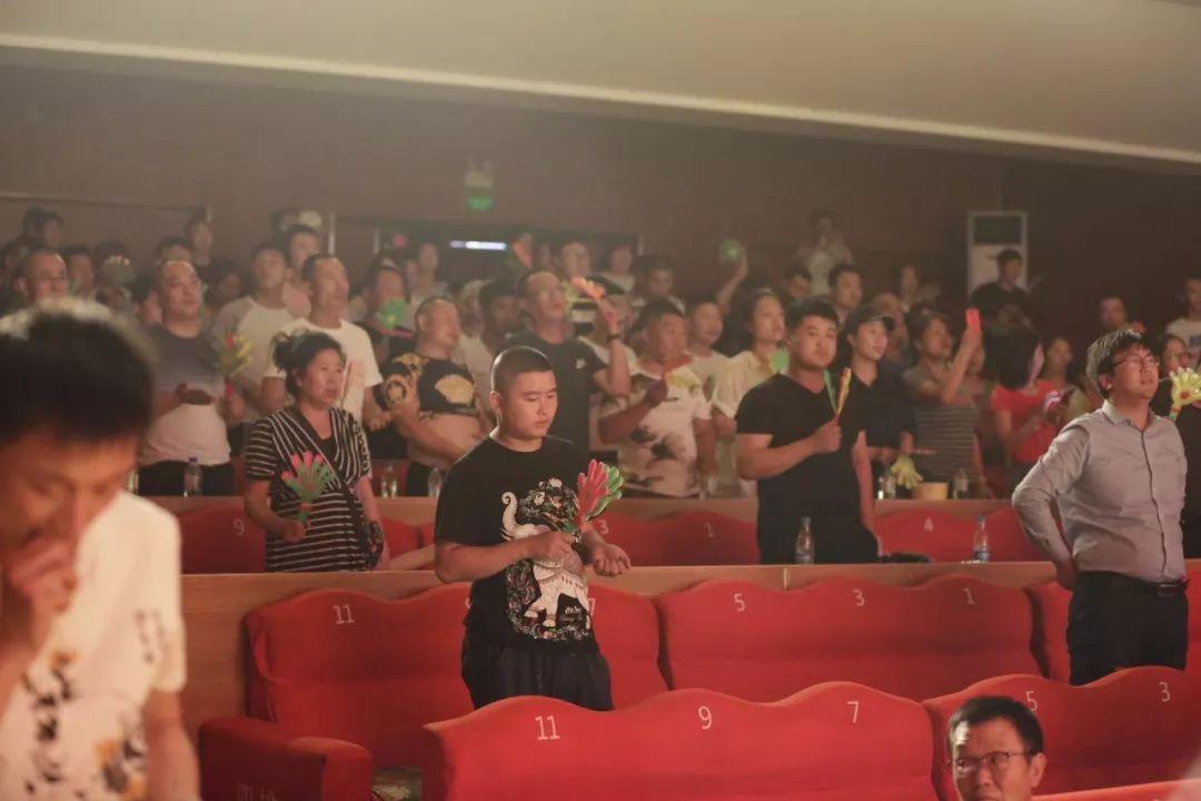 聚焦政协大会发言|洪雯委员:以香港为“前店”,以贵州为“后厂”,优势互补打造“数据飞地”