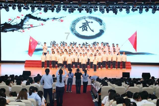 逃离诡异的森林